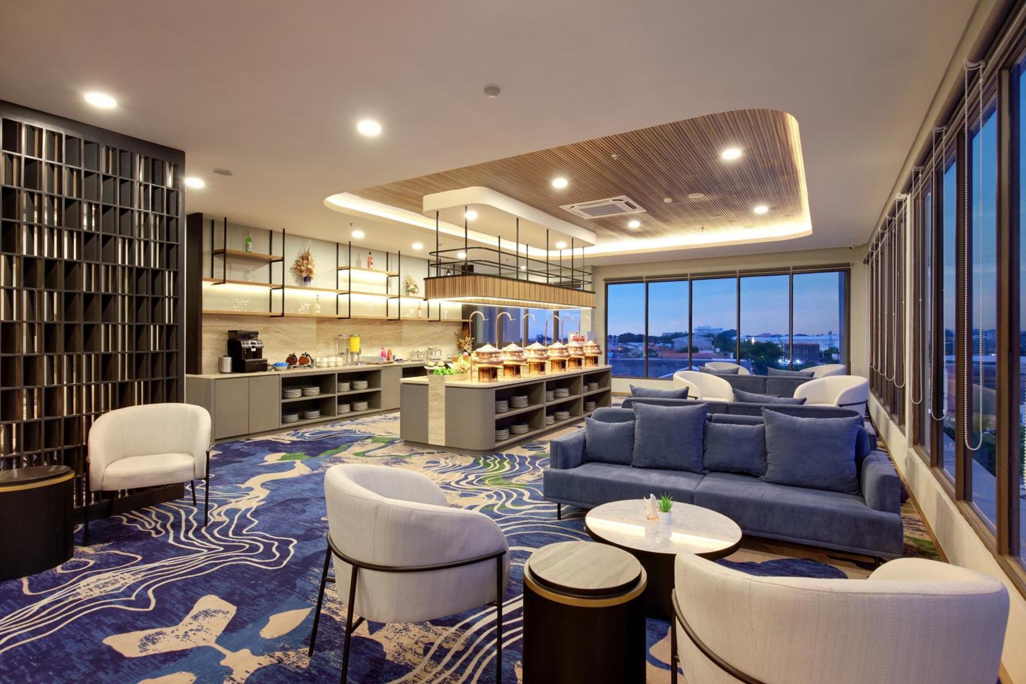 Aston Palu Hotel & Conference Center Ngoại thất bức ảnh